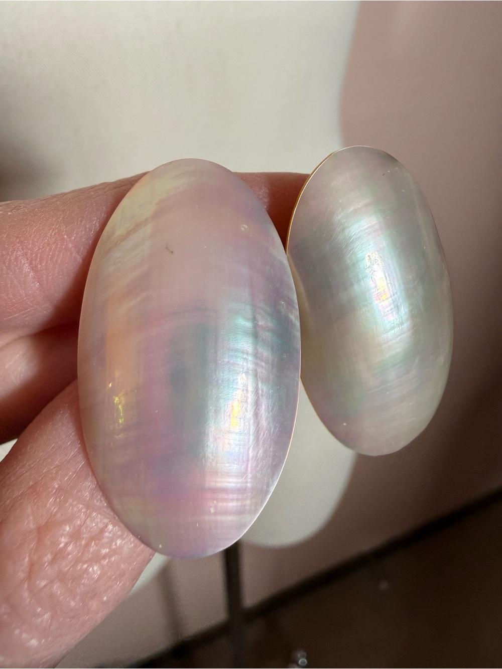 Vintage 1990 mother of Pearl Shell white iridescent oversized earrings